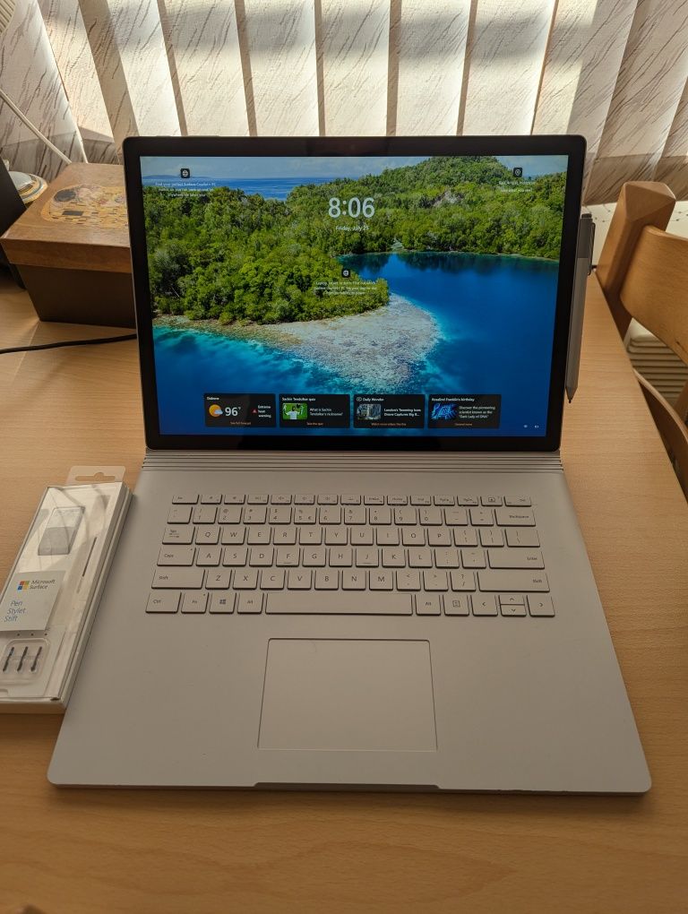 Microsoft Surface Book 2 Video 6GB / 16 RAM / 512 SSD