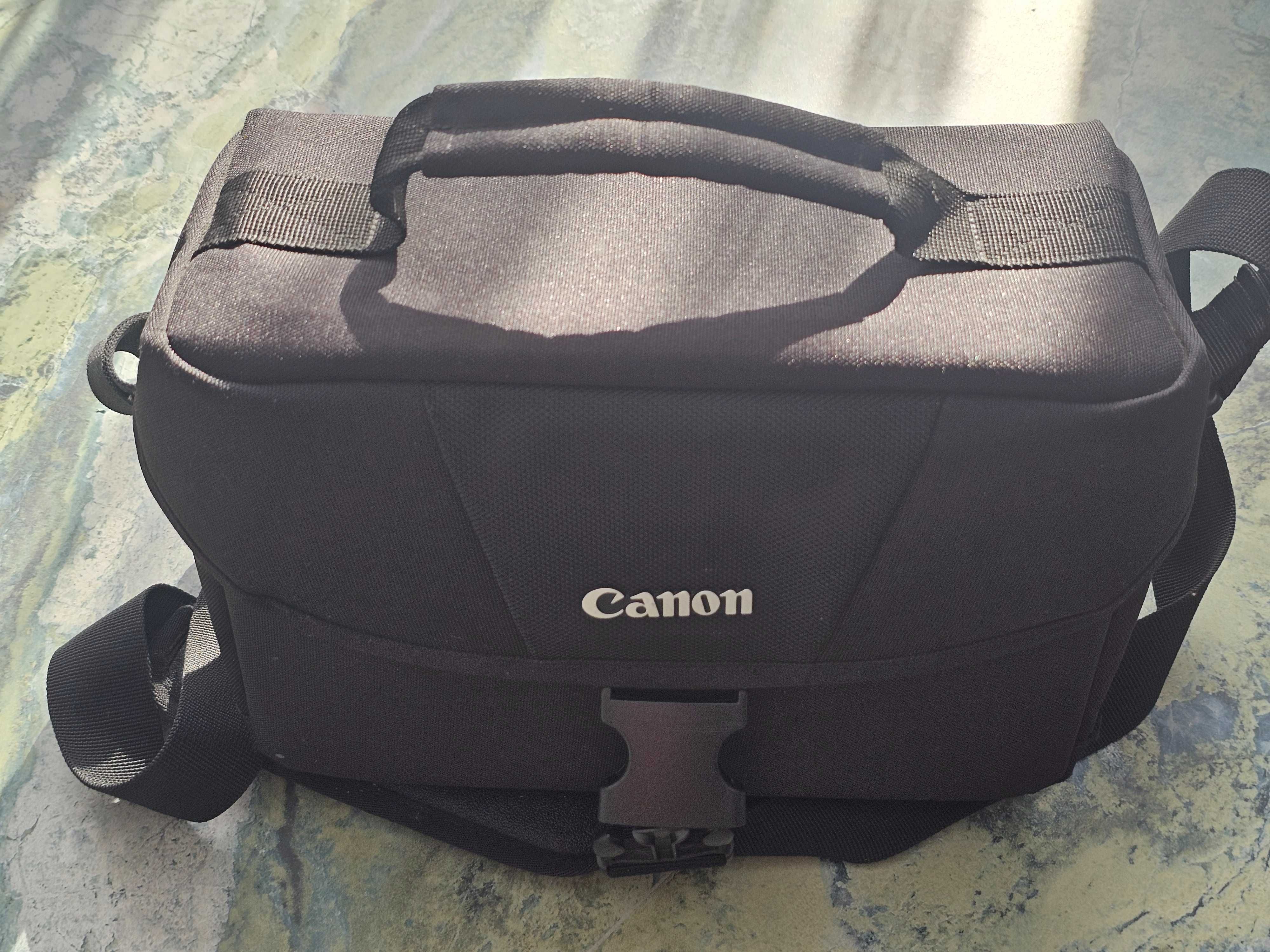 Canon EOS Rebel T5 с два обектива
