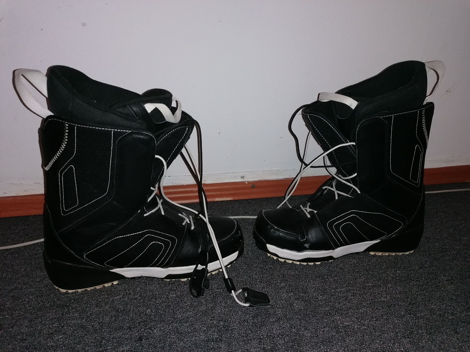 Boots snowboard Wedze marime 44