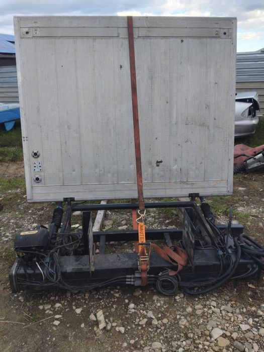 Vând lift hidraulic