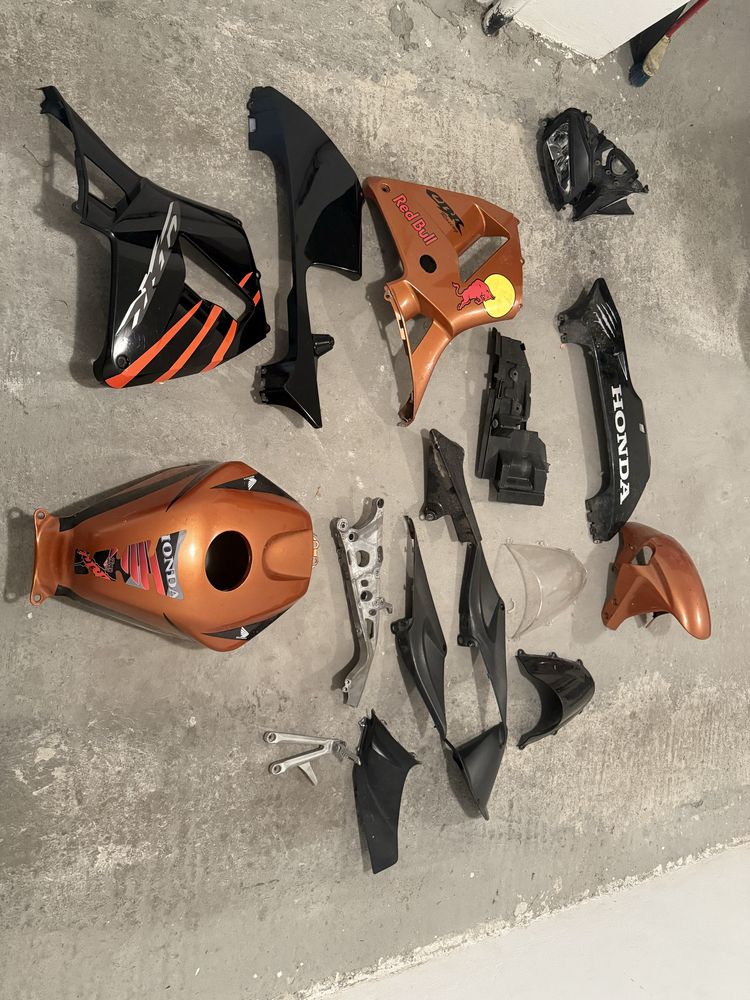 Части Honda cbr 600rr. По договаряне.