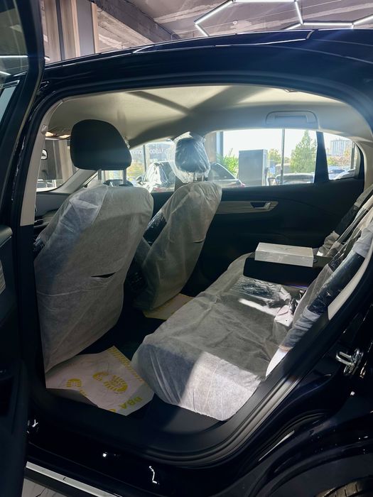 Hongqi E-QM5 Restayling 2026