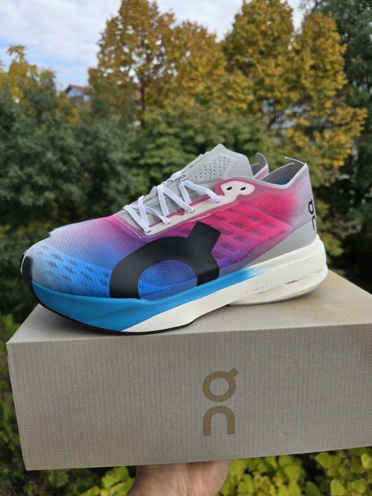 On Running Cloudboom Strike 43 Noi!