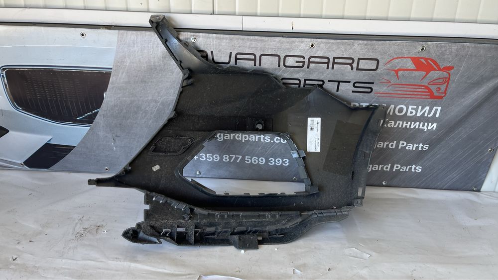 Дясна част броня за халоген Audi Q3 2018-