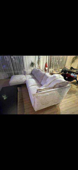 Диван г образен .