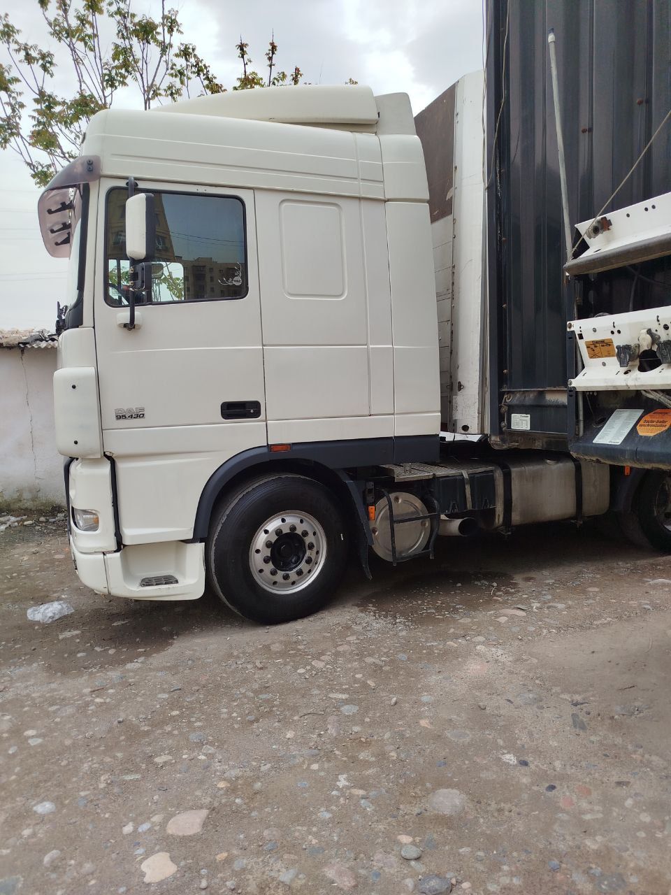 Daf evro 3 toza.balon 80.90. % ishga tayyor retarda.gorni.bor...