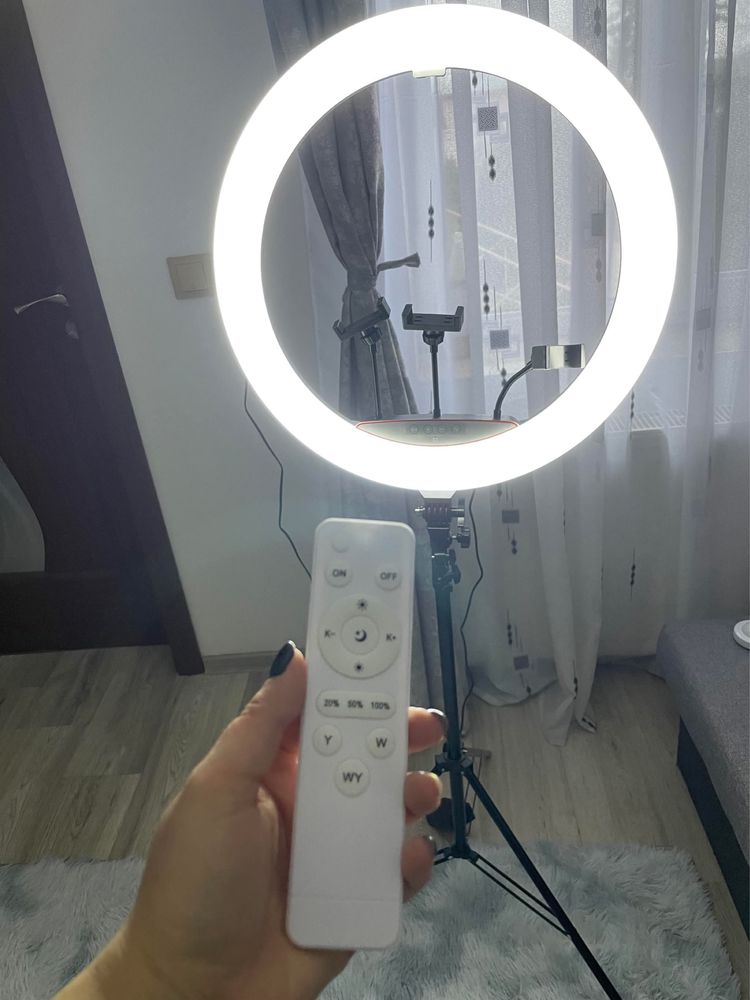 Donez lampa circurala pentru make-up cu 9functii