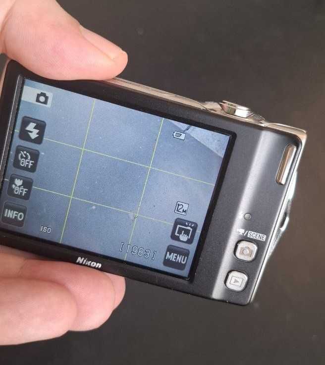 Nikon Coolpix S4000: ултра компактен фотоапарат Тъчскрин, 4x zoom клип