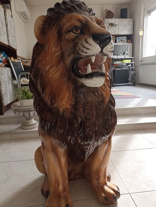 Керамичен декоративен лъв