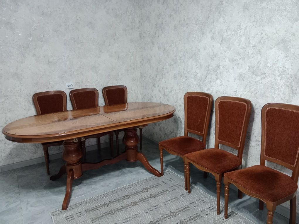 Продам хороший стол