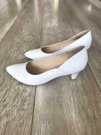 Кожени бели (сватбени) обувки Caprice, 37 номер
