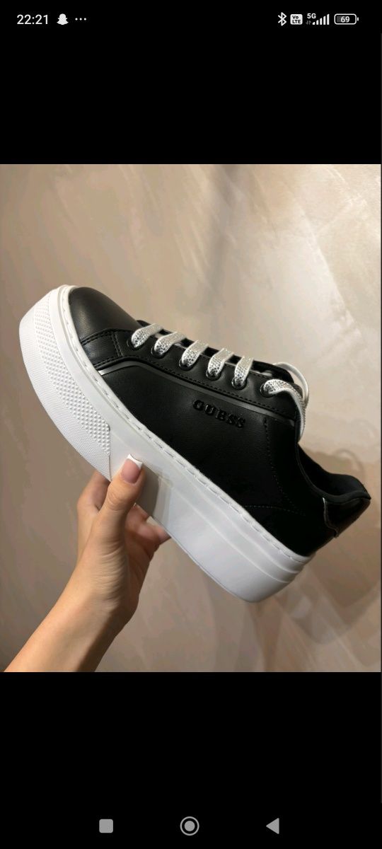 Дамски обувки Guess