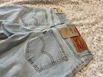 Blugi Levi’s Dama evazati