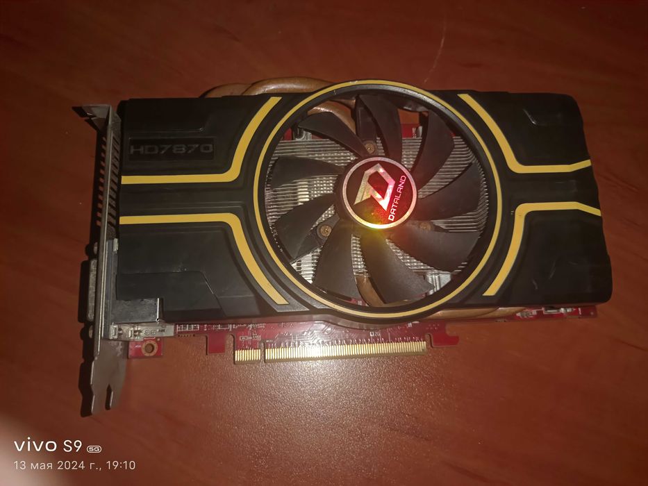 Продам видеокарту Ati Radeon Hd 7870 2Gb