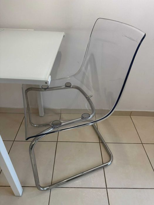 Masă sticlă extensibilă Glivarp Ikea + 2 scaune Tobias trnsp/cromat