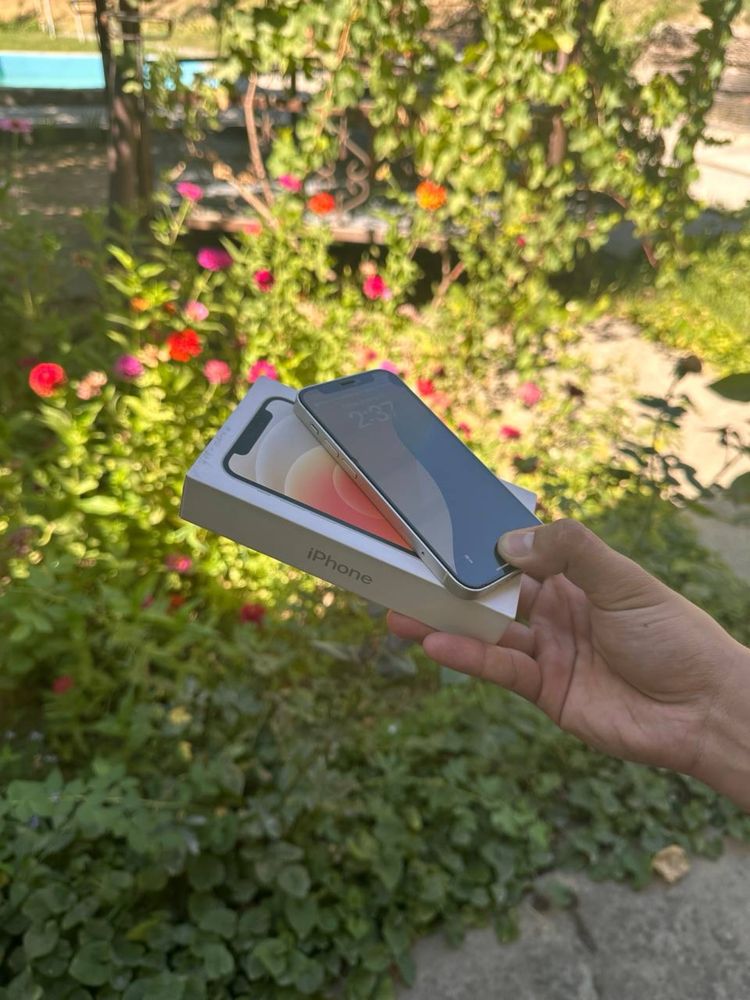IPhone 12 mini белый