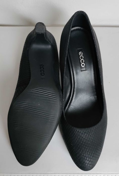 Pantofi cu toc negrii de piele ECCO, mărimea 39