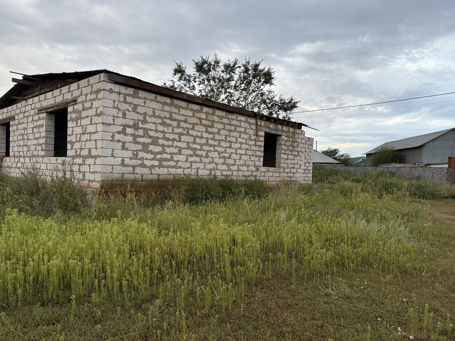 Продам не достроенный дом