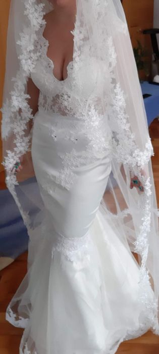 Vând rochie de mireasa tip sirenă