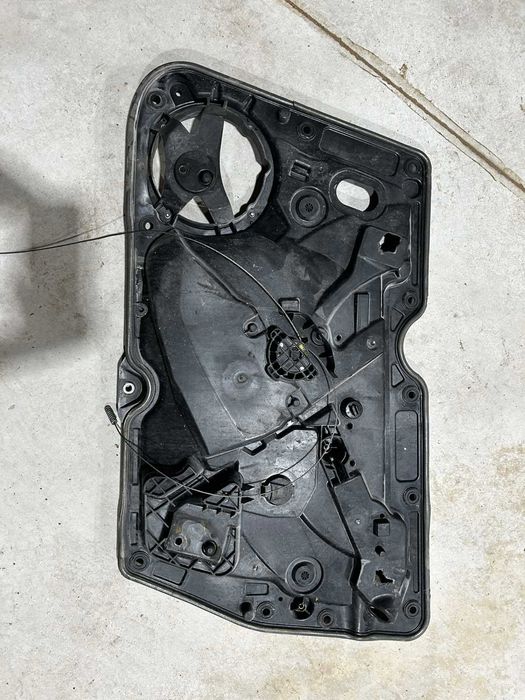 Стъклоповдигач за предна лява врата на Голф 6