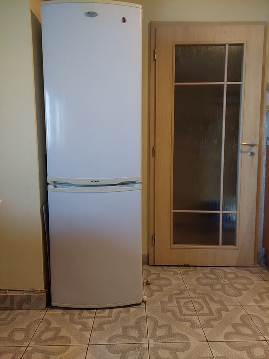 Хладилник Whirlpool с два компресора.