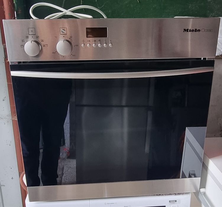 Vand Cuptor Electric Miele Classic Incorporabil Argintiu