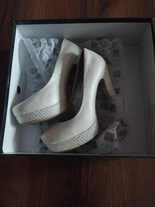 Дамски високи обувки