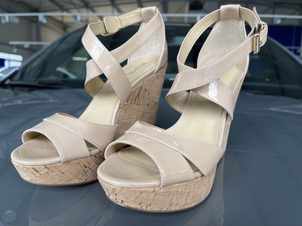 Pantofi / Sandale Michael Kors nude NOI!