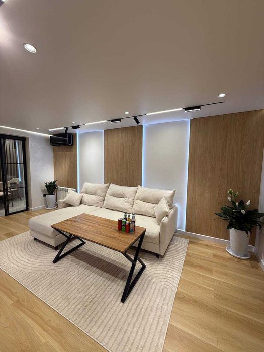 бывшая улица Чехова, ул. Фидокор, кафе «Бон» Площадь: 70 м² ;Евро-люкс