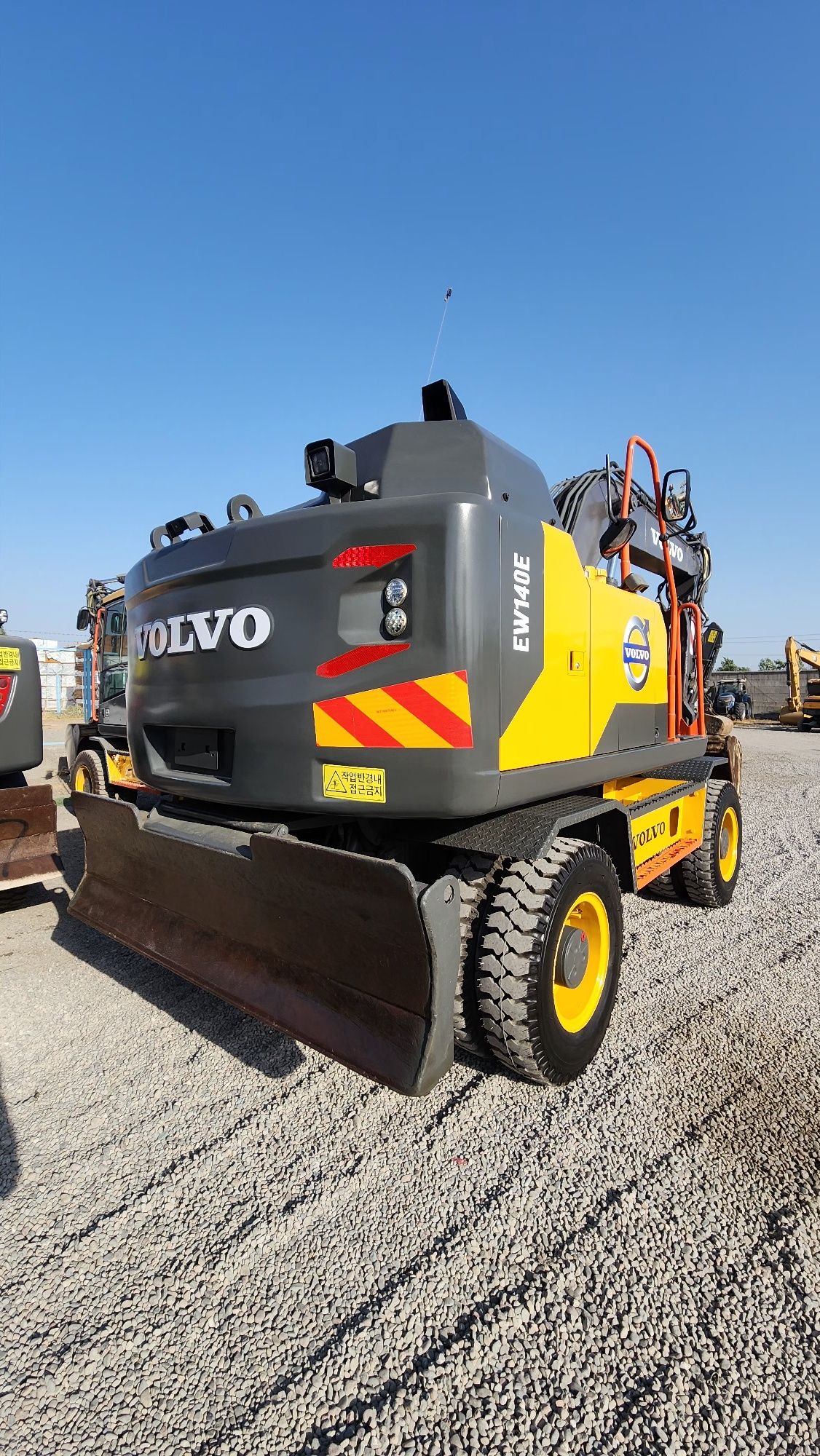 Ekskavator Volvo EW140E 2018 yil sotiladi