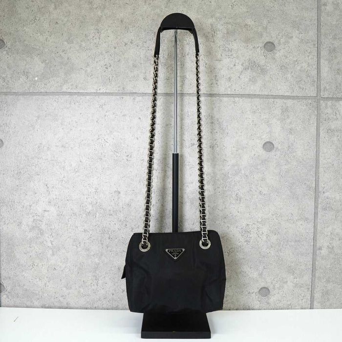 Prada страхотна дамска чанта