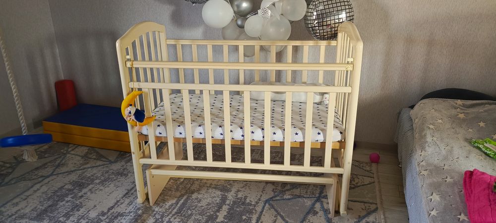 Детская кровать-качалка