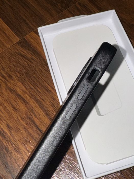 Кожанный чехол для Iphone 12 pro