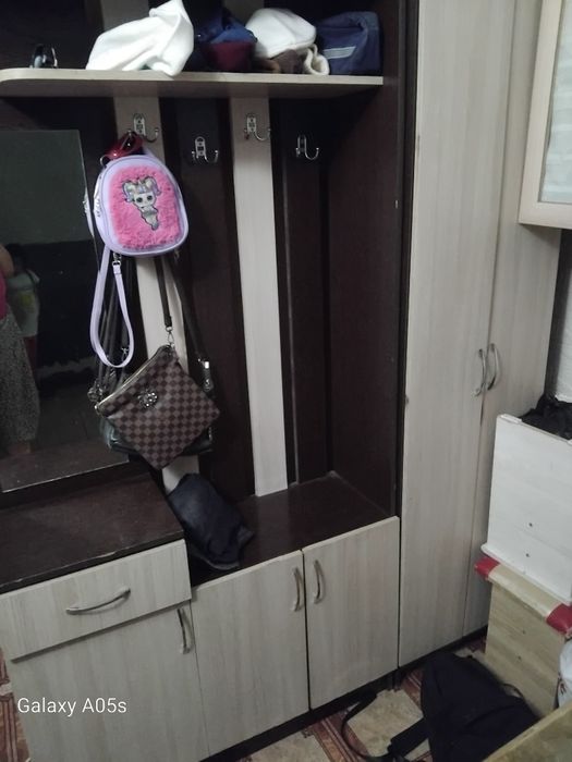 Продаётся прихожая