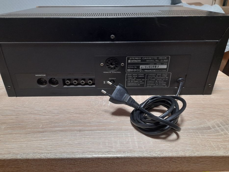 Дек Hitacni D900