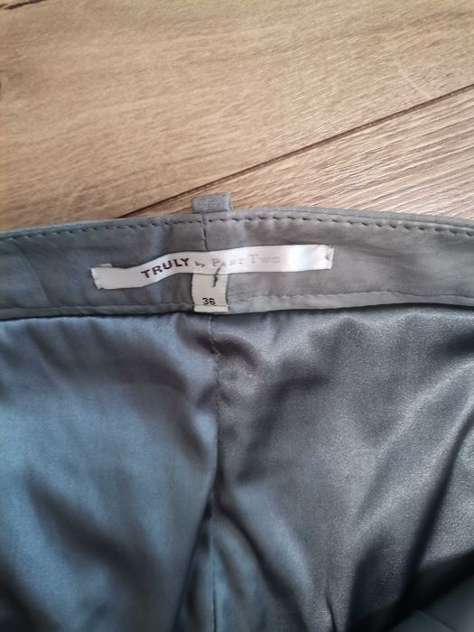 Pantaloni dama din piele naturala