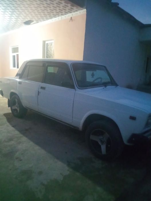 Жигули ваз2107..