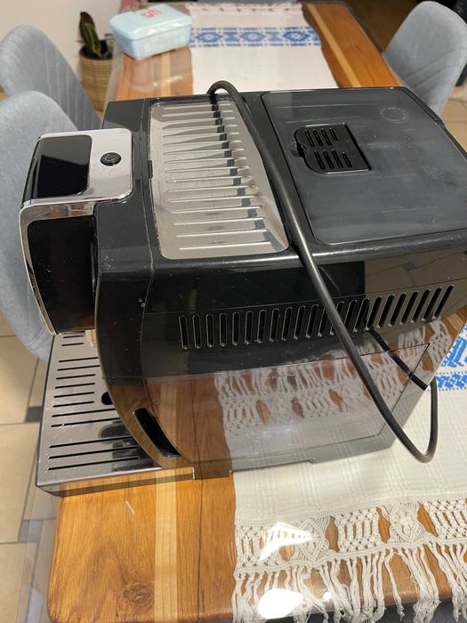 Espressor Automat Delonghi Dinamica ECAM 350.50.B 1450W 15bar Negru