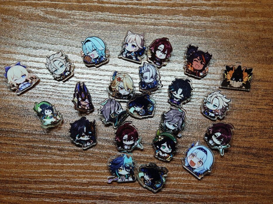 Значки с персонажами Genshin impact