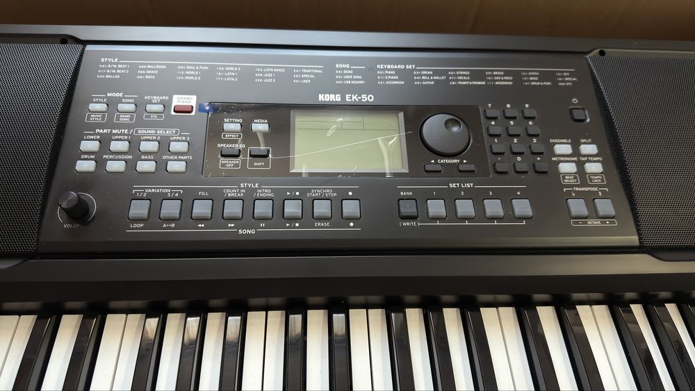 Vand Orga Korg EK-50