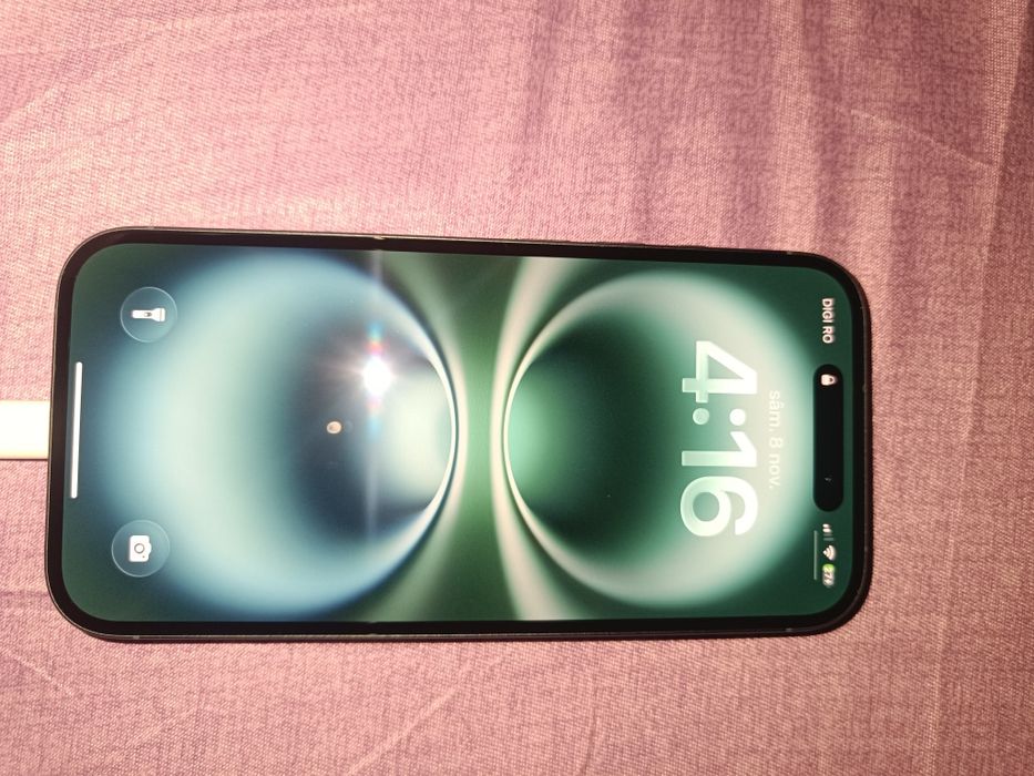 iPhone 16 impecabil