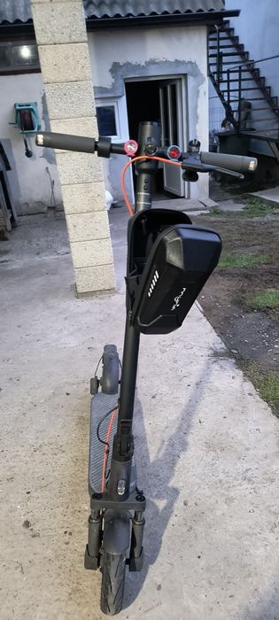 Vând trotineta electrica Xiaomi scooter elite