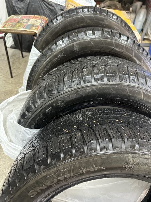 Продам шины в отличном состоянии Triangle Snowlink 225/60/R17