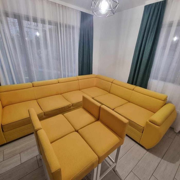 Coltar fix + 4 scaune asortate pentru insula