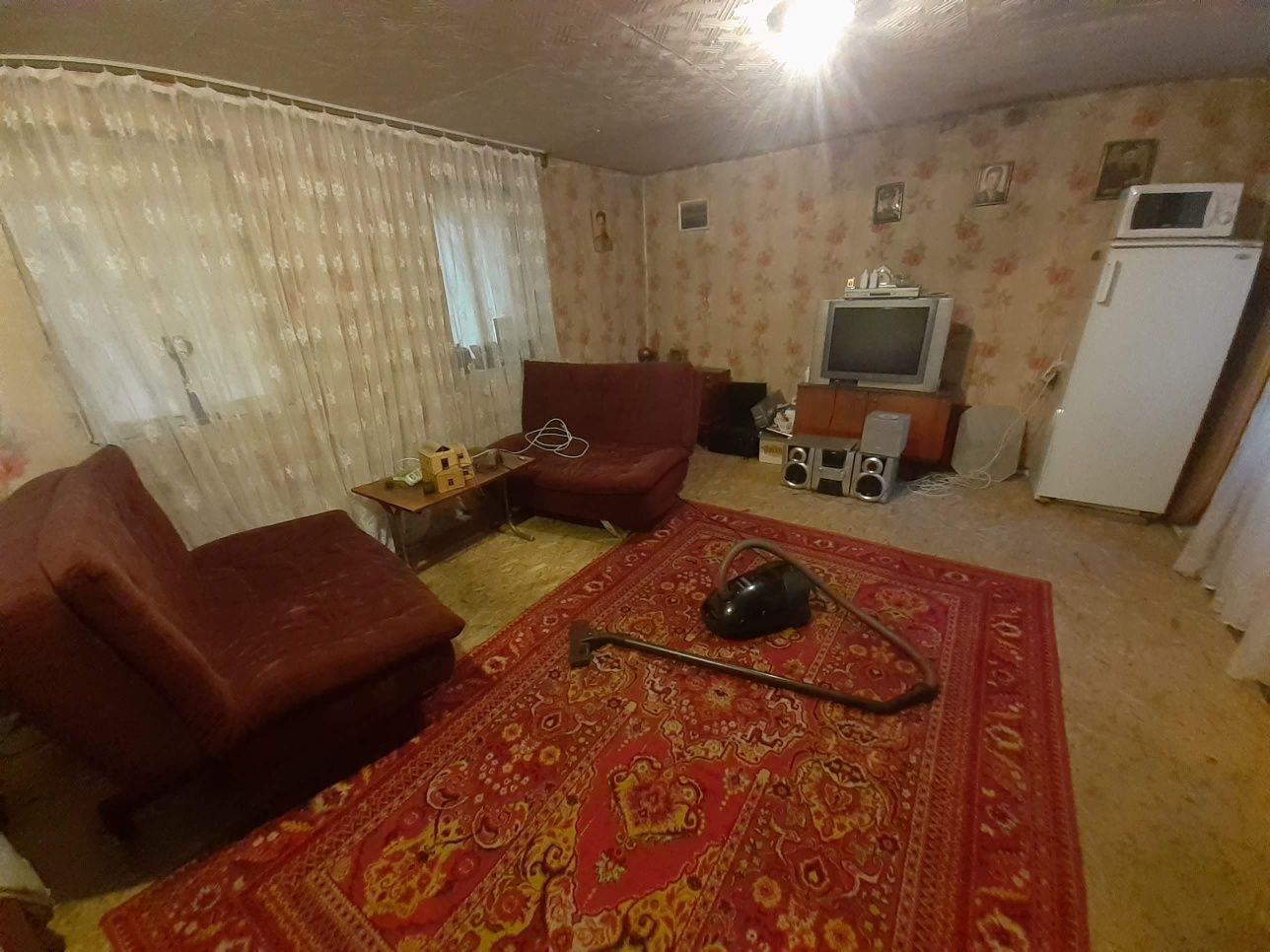 Продаётся дача. Зимняя.