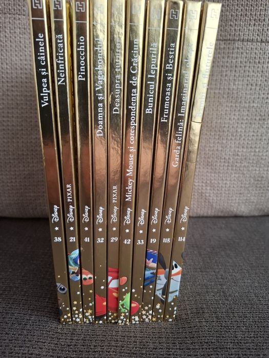 Vând 10 carti pentri copii colectia Disney
