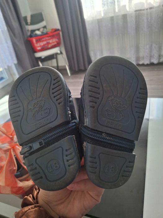 Продавам обувки на символични цени.