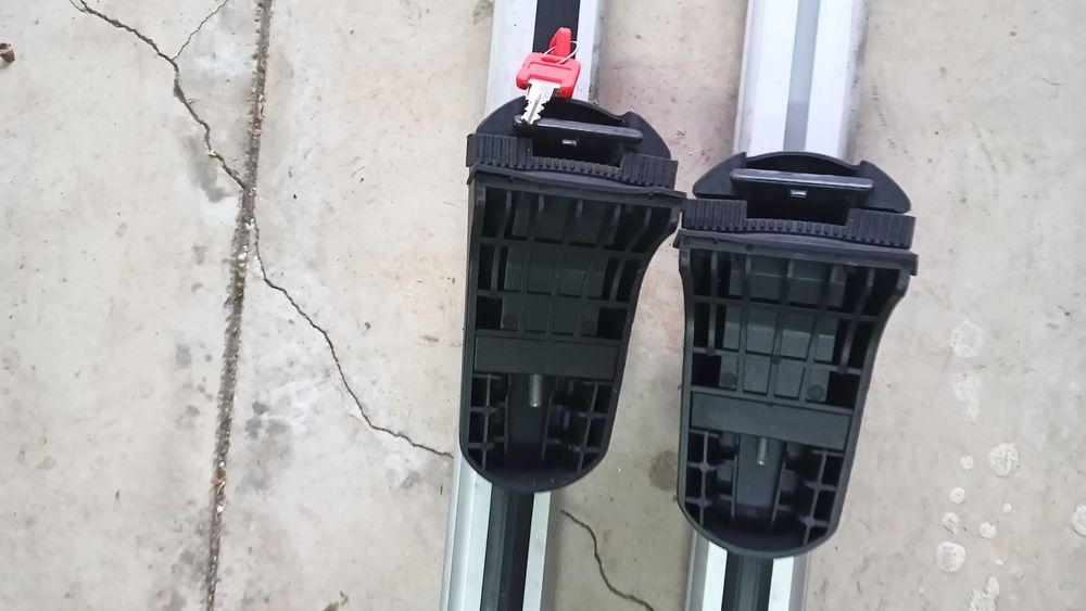 Продавам автобокс HAKR черен мат +