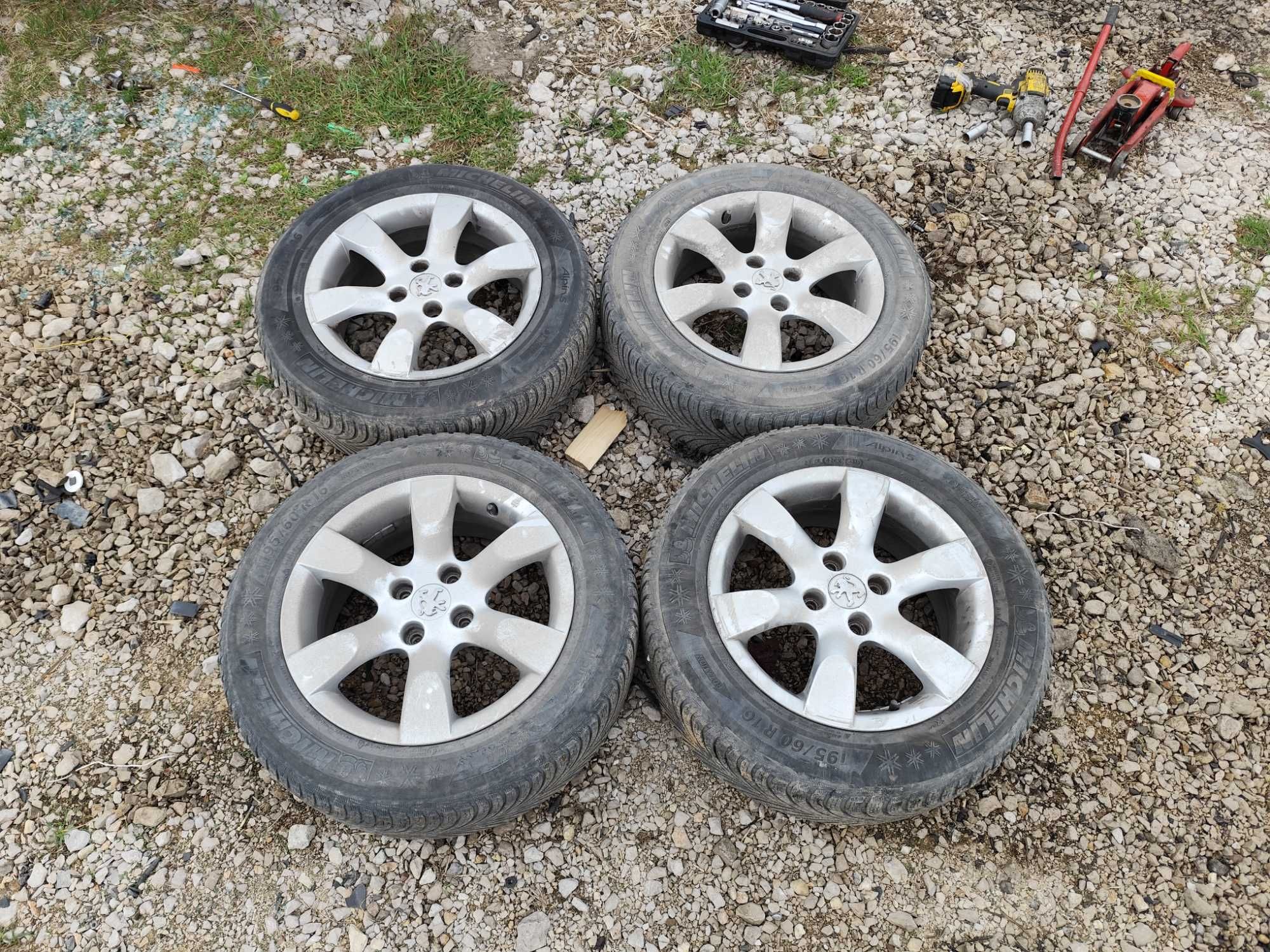Джанти с гуми 4*108 16"