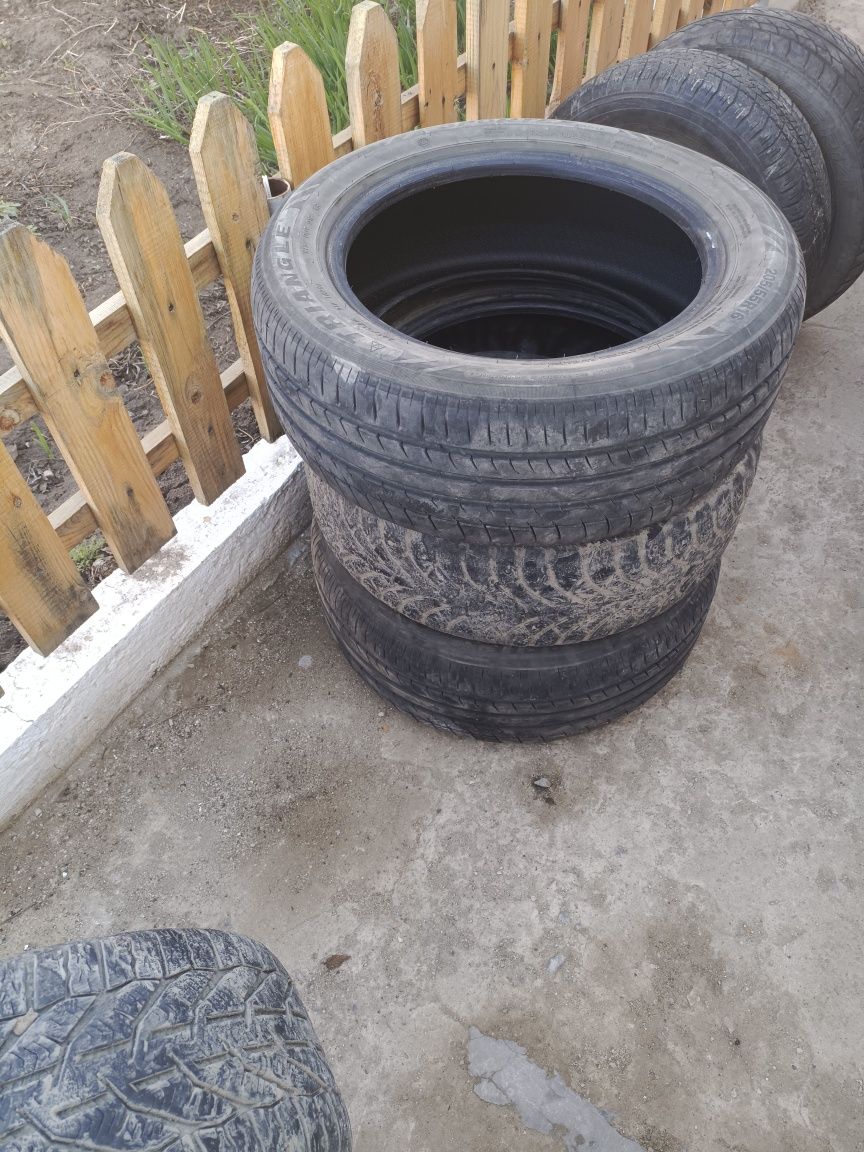 Продам шины в хорошем состояние